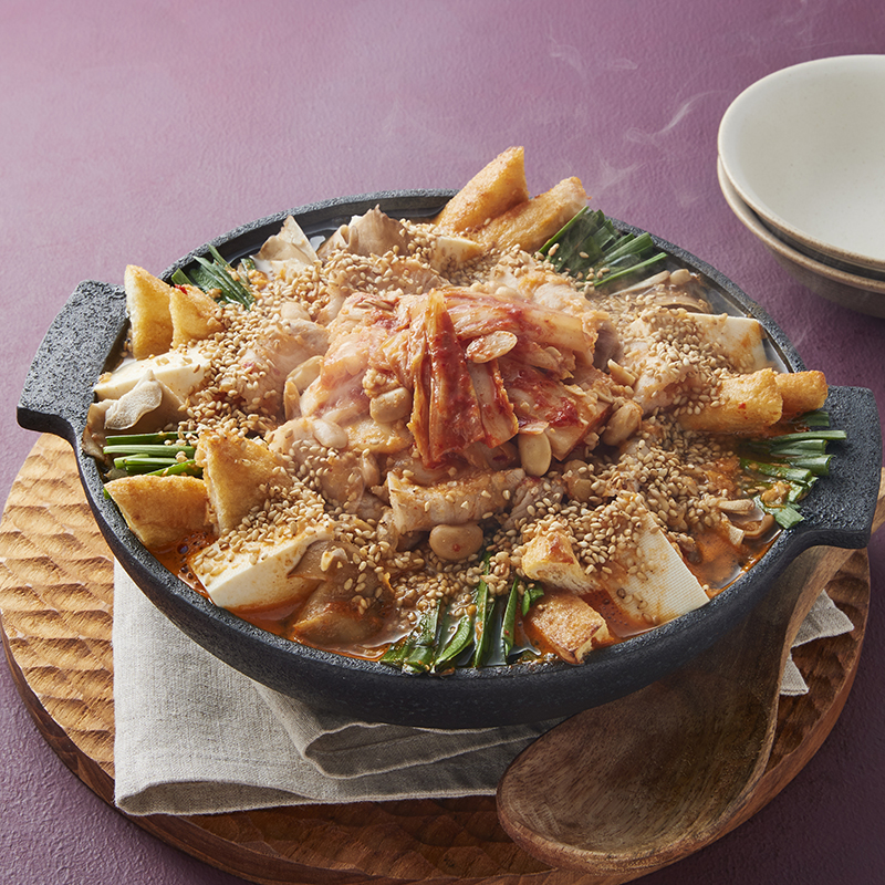 『龍岡商店』の<br>〆まで美味しいこだわりのチゲ鍋セット（4人前）