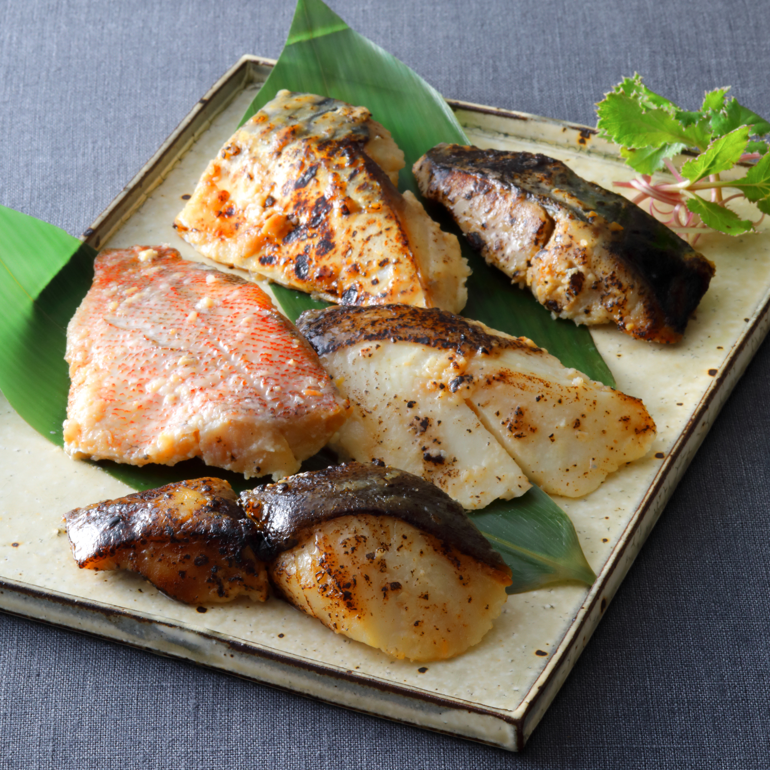 『魚匠えびす』の <br>西京焼き5種食べ比べギフト